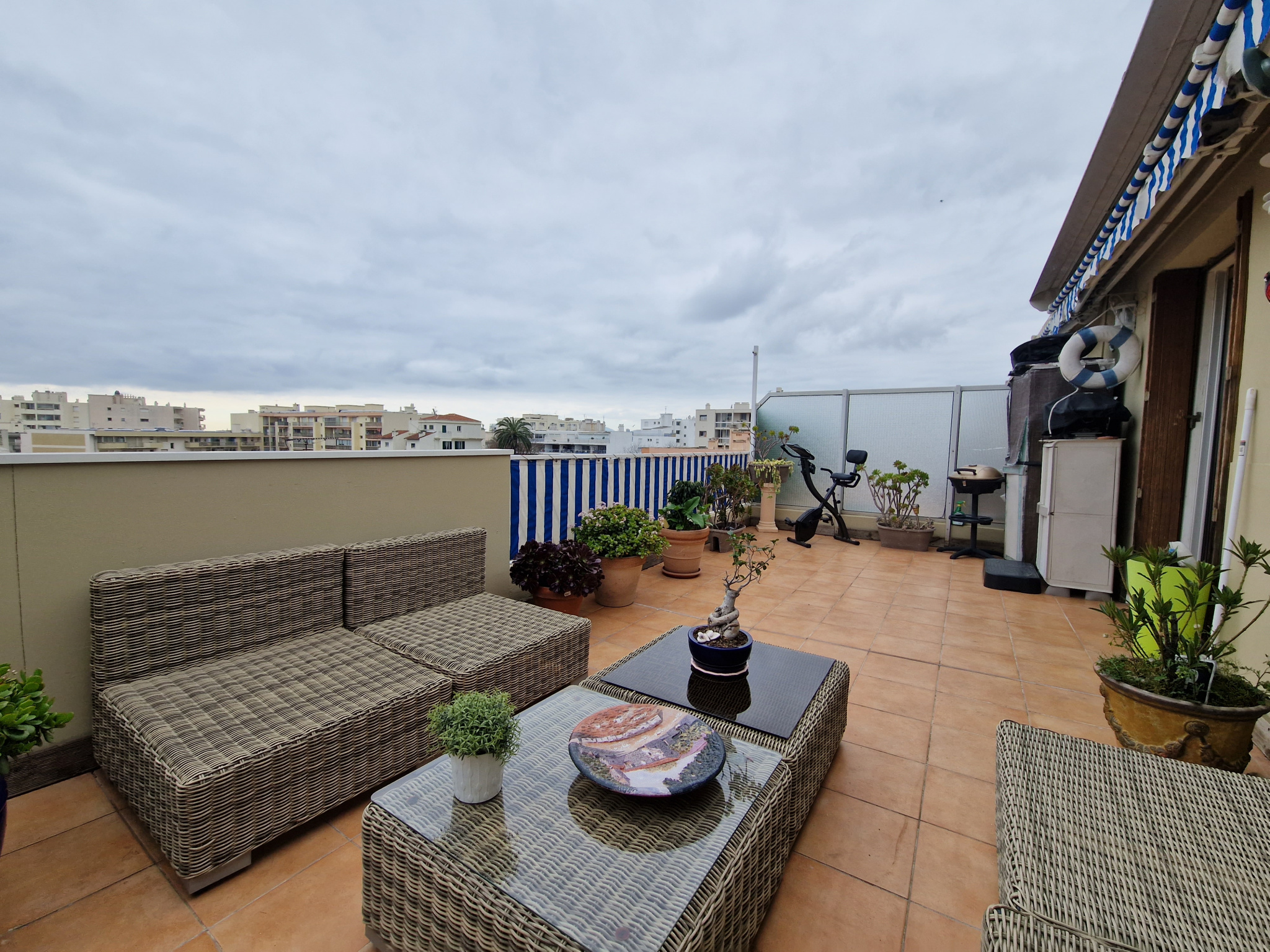Vente Appartement 60m² 3 Pièces à Juan les Pins (06160) - Villas Et Appartements